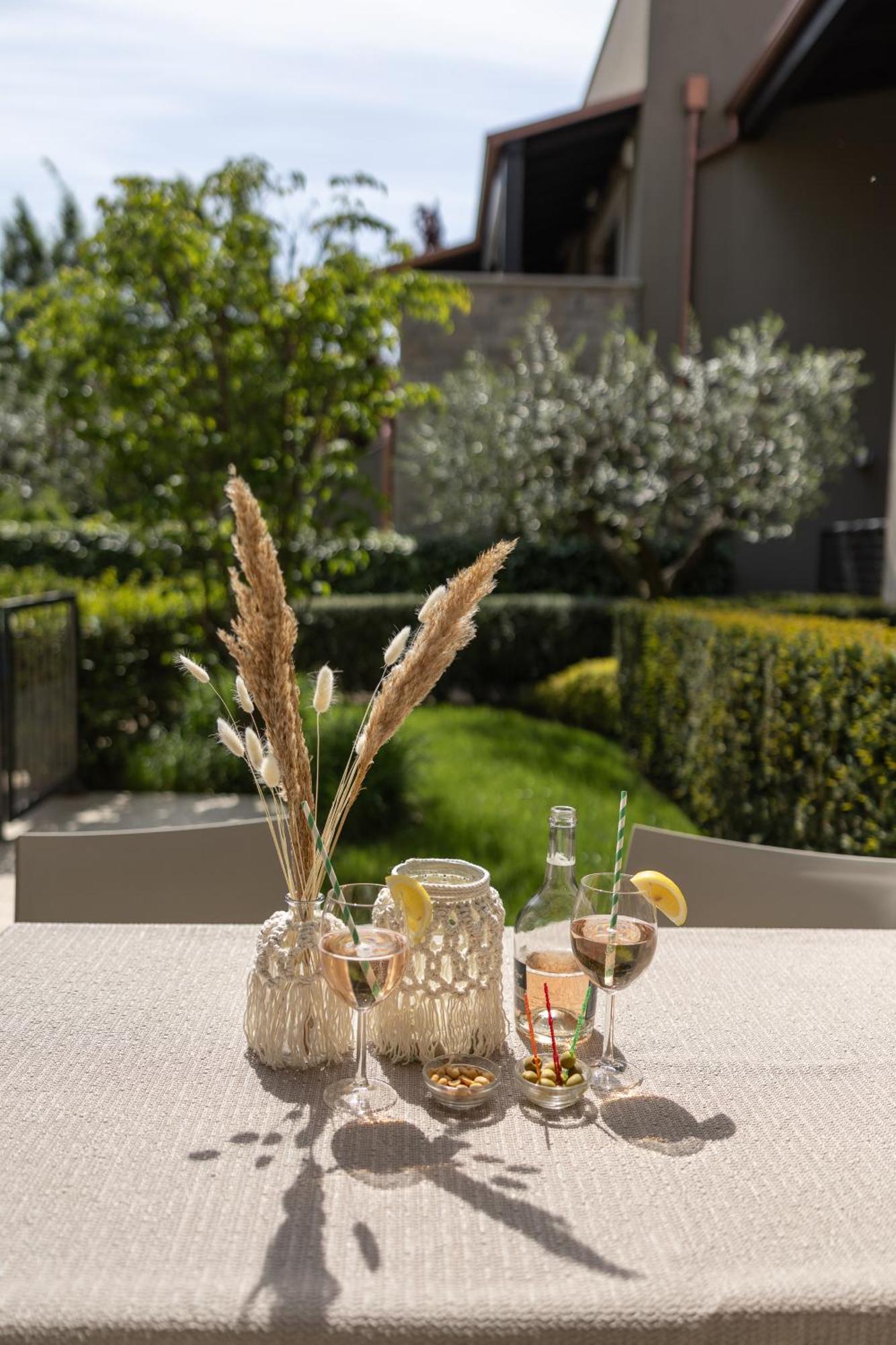 Lorry Living Luxury, Bohemian Apartment Cavaion Veronese Exterior foto
